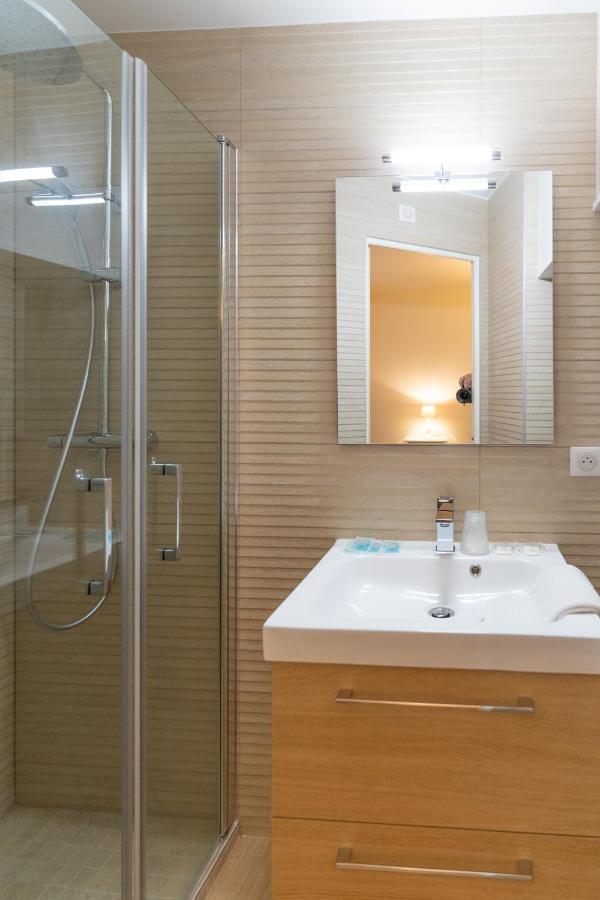 Hotel Capfun Le Saint Germain, Paris Bagian luar foto